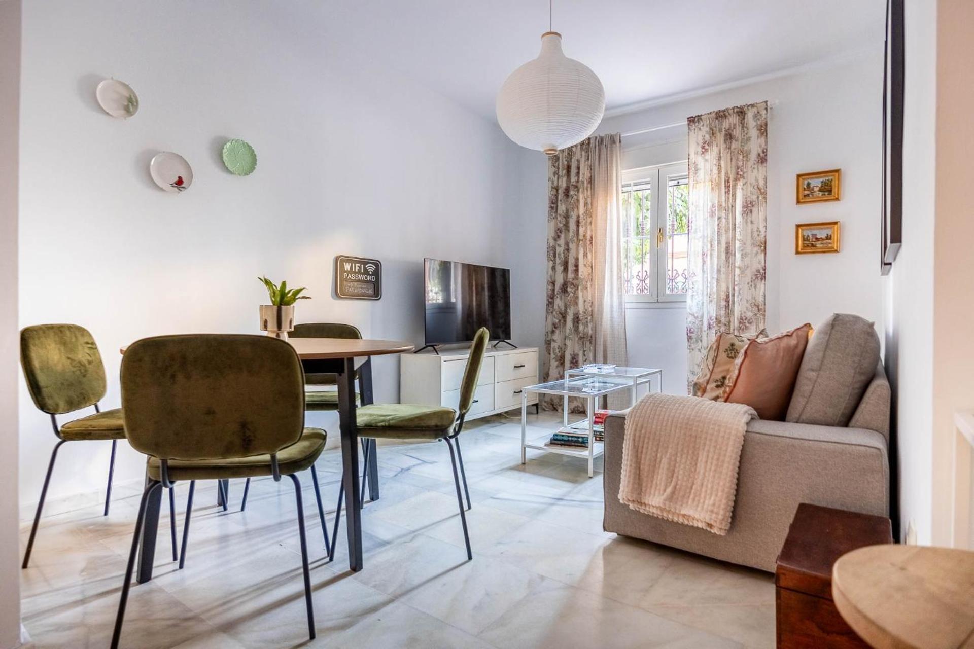Piso Con Patio Privado Y Parking Nervion Sevilla Buitenkant foto