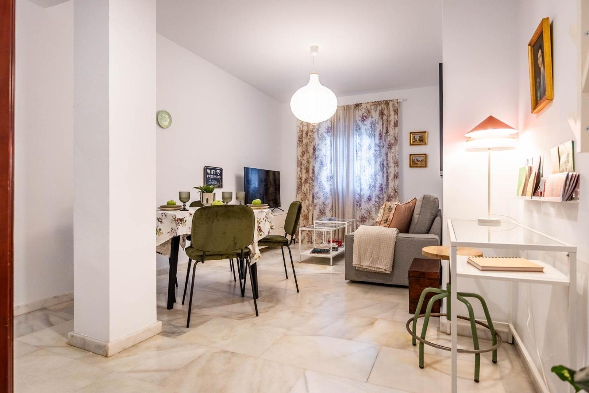 Piso Con Patio Privado Y Parking Nervion Sevilla Buitenkant foto