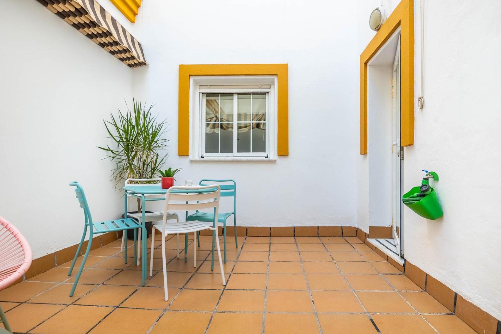 Piso Con Patio Privado Y Parking Nervion Sevilla Buitenkant foto