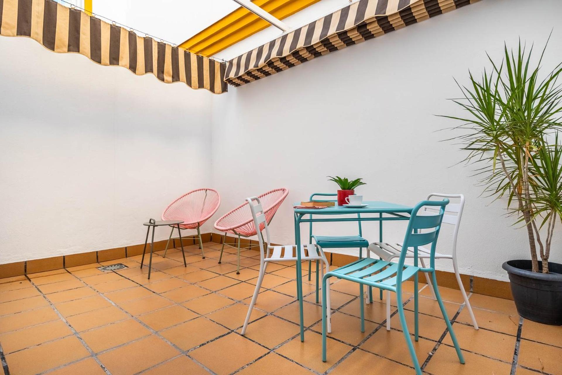 Piso Con Patio Privado Y Parking Nervion Sevilla Buitenkant foto