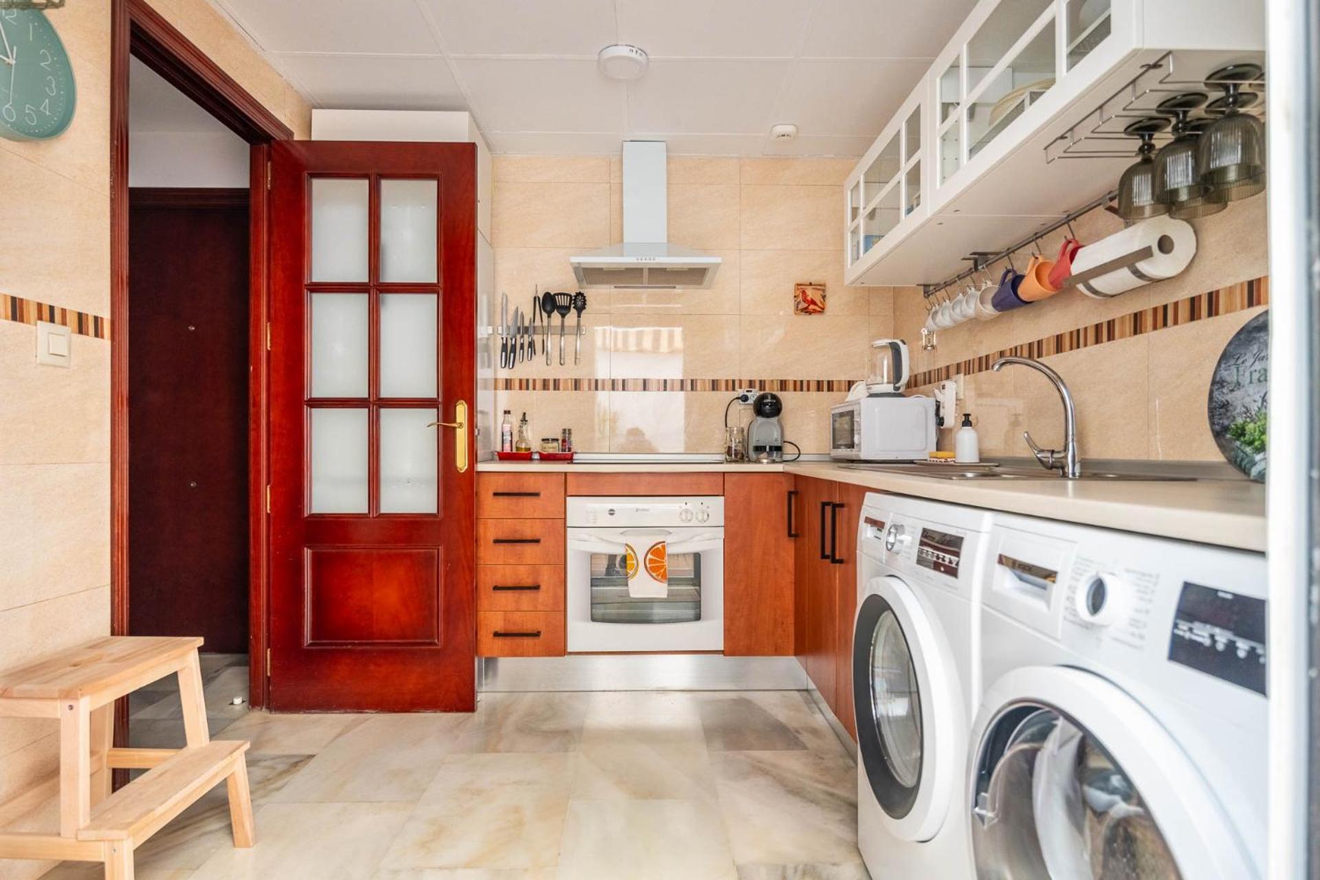 Piso Con Patio Privado Y Parking Nervion Sevilla Buitenkant foto